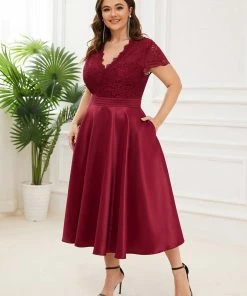 Ever-Pretty US Prom Dresses Plus Size V-neck Lace Bodice A-line Cocktail Dress With Sleeves