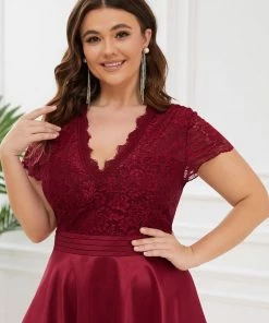 Ever-Pretty US Prom Dresses Plus Size V-neck Lace Bodice A-line Cocktail Dress With Sleeves