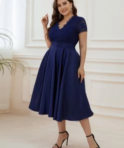 Ever-Pretty US Prom Dresses Plus Size V-neck Lace Bodice A-line Cocktail Dress With Sleeves