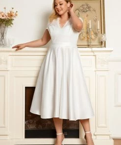 Ever-Pretty US Prom Dresses Plus Size V-neck Lace Bodice A-line Cocktail Dress With Sleeves