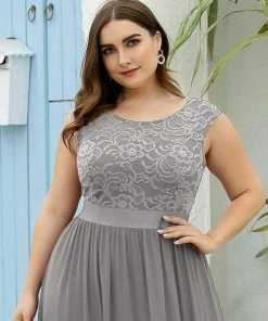 Ever-Pretty US Plus Size Classic Round Neck V Back A-Line Chiffon Bridesmaid Dresses With Lace