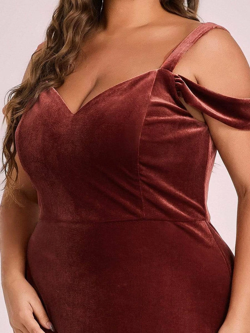 Ever-Pretty US SHOP BY OCCASION Plus Size Velvet Cold-Shoulder Sweetheart Column Bridesmaid Dress 5 Ever-Pretty US SHOP BY OCCASION Plus Size Velvet Cold-Shoulder Sweetheart Column Bridesmaid Dress